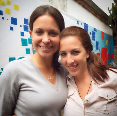 Onetto junto a la líder de la oposición venezolana, María Corina Machado. Foto: cortesía.