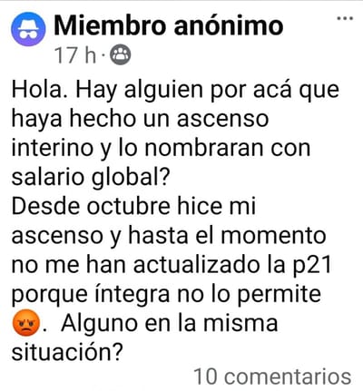 Grupo de docentes en redes sociales.