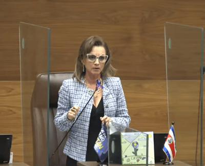 Kattia Cambronero Aguiluz diputada independiente (CRH)