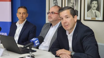 A la derecha, Juan Ignacio Pérez, presidente de Cacia. (CRH).