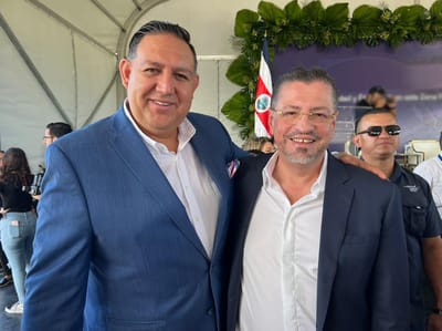Leslye Bojorges, diputado del PUSC y Rodrigo Chaves Robles, presidente de la República, en una actividad realizada el 2 de diciembre de 2022. Foto. Leslye Bojorges/Facebook