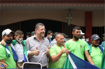 Rodrigo Chaves, actual presidente de la República, durante un acto de campaña en enero de 2022. Foto: Conozca a Rodrigo/Facebook