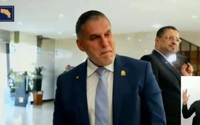 Mauricio Batalla Otárola.