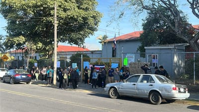 Estudiantes cierran nuevamente el Liceo Castro Madriz en San José.