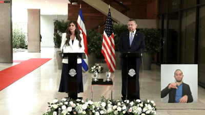 Kristi Noem visitó Costa Rica a mediados de 2025 y se reunió con Rodrigo Chaves, presidente de la República. Archivo CRH