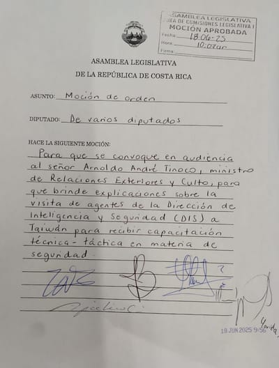 Moción para citar al Canciller