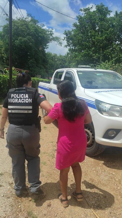 Mujer apellidada Molina Pérez detenida en la operación Zócalo.