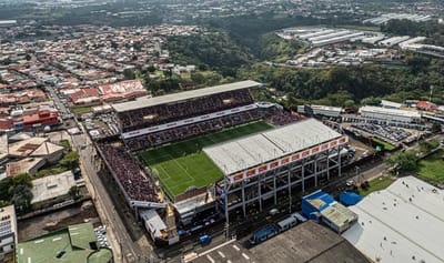 Saprissa juega como local en La Cueva.