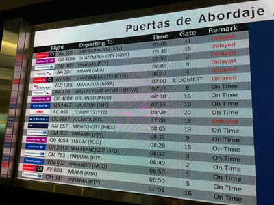 Pantallas del Aeropuerto Internacional Juan Santamaría. CRH