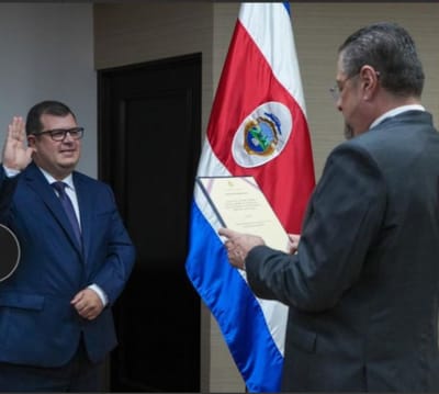 Arnold Zamora fue juramentado por el presidente Chaves en julio del 2024.