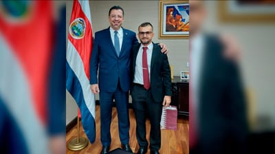 Rodrigo Chaves, presidente de la República, y el "Profe Ariel". Foto: Profe Ariel
