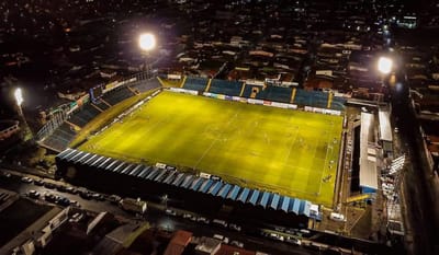 El estadio Rafael Fello Meza, en Cartago. Archivo CRH