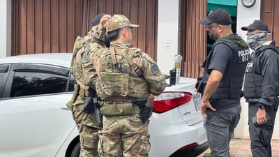 Los agentes judiciales allanaron una casa en San Pablo de Heredia donde habían 145 kilos de cocaína y 280 frascos de ketamina.