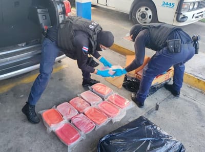 La PCD y la Fiscalía decomisaron 48 kilos de cristal, en Tibás, a uno de los miembros del grupo narco desarticulado este miércoles.