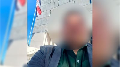 José Luis Liu o "Byron" se tomó fotografías fuera y dentro del Congreso.