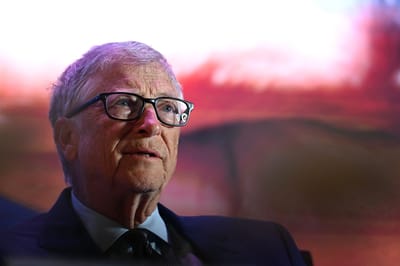Bill Gates alerta sobre el impacto de la inteligencia artificial en el empleo y las relaciones humanas. AFP