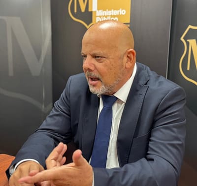 El fiscal adjunto de Probidad, Miguel Ramírez, explicó que llevará tiempo analizar el contenido de los 244 celulares después de que un Juez autorice la apertura.