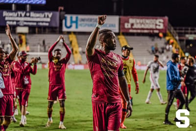Kendall Waston defensa nacional.