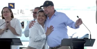 Sonia Rojas, diputada del PLN, abrazada con Rodrigo Chaves, presidente de la República. Foto: Captura de pantalla Presidencia de la República