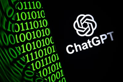OpenAI es la propietaria de ChatGPT. AFP