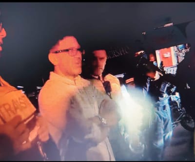 Efraím Zeledón, ministro del MOPT, llegó al sitio, como lo confirma esta imagen. CRH