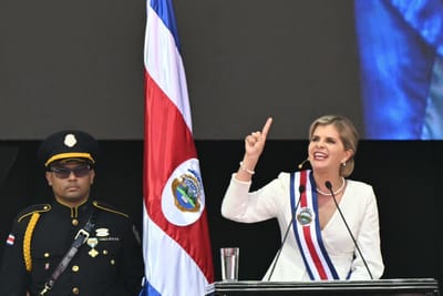 Laura Fernández, presidenta de la República, el 8 de mayo de 2026. (Photo by MARTIN BERNETTI / AFP)
