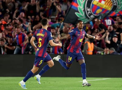 Barcelona celebrando. (Photo by Lluis GENE / AFP)