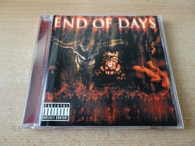 El soundtrack de 'End of Days' es un muestrario del nu metal que dominaba la escena musical del cambio de milenio. 