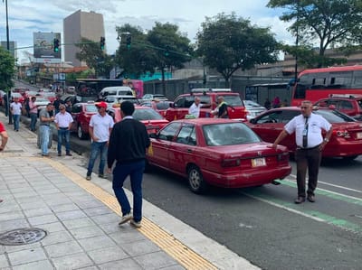 Movimiento de taxistas en San José este 28 de julio. Foto: UTC