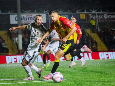 Herediano y Puntarenas se enfrentaron en el inicio del Torneo.