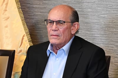 Omar González, integrante del equipo político de María Corina Machado, regresó este viernes a Venezuela tras permanecer más de un año refugiado en la embajada argentina en Caracas.AFP