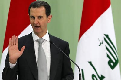 El expresidente sirio Bashar al Asad, quien gobernó Siria durante casi 25 años, fue condenado a muerte en ausencia por crímenes y atrocidades cometidos durante su régimen.AFP