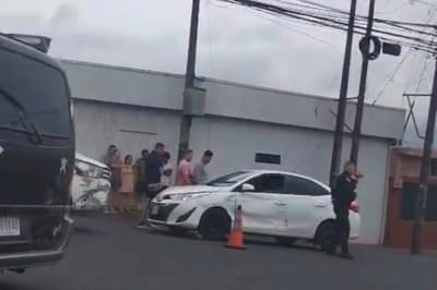La víctima estaba en ese vehículo blanco. CRH