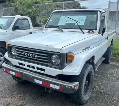Carros que serán rematados por el ICE.