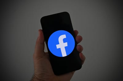 Facebook y TikTok permanecen bloqueados en Guinea Ecuatorial desde inicios de septiembre, mientras otras plataformas, como WhatsApp e Instagram, funcionan con restricciones.