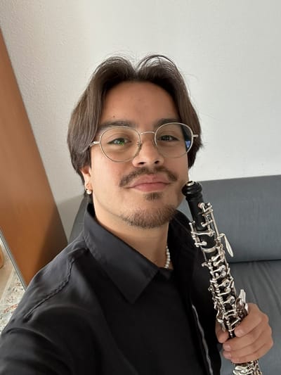 Draymell Díaz, músico costarricense residente en Bélgica.