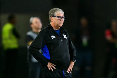 Hernán Dario Gómez, técnico de El Salvador. (Photo by MARTIN BERNETTI / AFP)