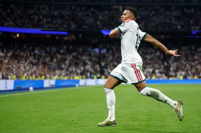 Kylian Mbappe celebra su gol con el Reaal Madrid. (Photo by Oscar DEL POZO / AFP)