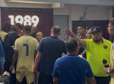 El partido terminó caliente luego de que Curazao le remontara a La Sele. CRH