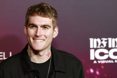 Presley Walker Gerber asiste al estreno mundial de "Infinite Icon: A Visual Memoir" en el cine AMC The Grove 14 el 20 de enero de 2026 en Los Ángeles, California. Foto por Frazer Harrison / GETTY IMAGES NORTH AMERICA / Getty Images via AFP