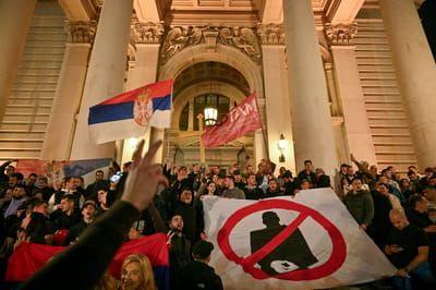 La Lista Estudiantil derrotó al bloque oficialista en las elecciones parlamentarias de Serbia del 25 de octubre, en medio de las protestas contra la corrupción y las exigencias de justicia por la muerte de 16 personas en el derrumbe de la estación ferroviaria de Novi Sad, en 2024.AFP