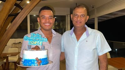 Alcalde de Santa Cruz e hijo