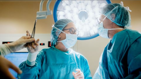 CCSS aprueba segundo ajuste salarial para médicos especialistas