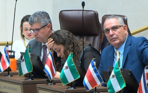 PLN condiciona diálogo sobre armonización eléctrica al retiro de recortes a universidades