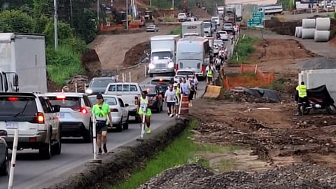 Los romeros que caminan hasta siete días para llegar a Cartago