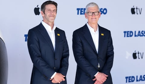 ¿Quién es John Ternus, el nuevo CEO de Apple?