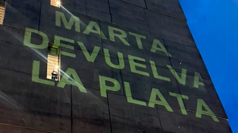 Marta devuelva la plata