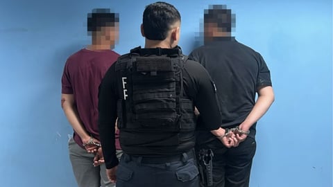 (Video) Policías intervinieron en riña, pero terminaron agredidos en famosa feria