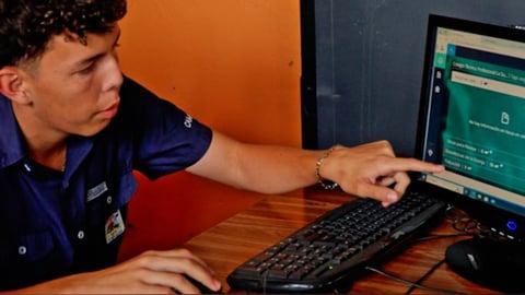 educación tecnica destacada