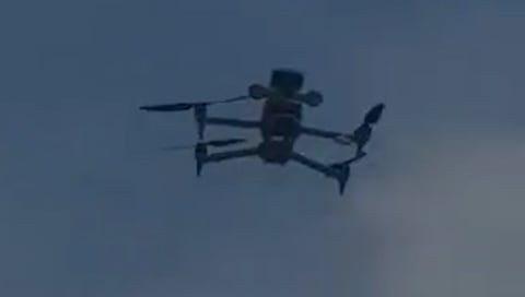 (Video) Drones con altoparlantes sobrevolaron residencial cercano al CACCO